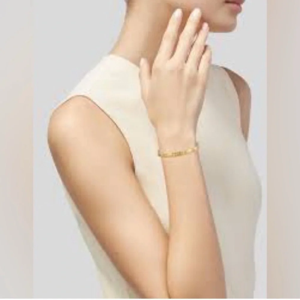 Designers Brands For Customers That Love To Wear Casual and Elegant Accessories;